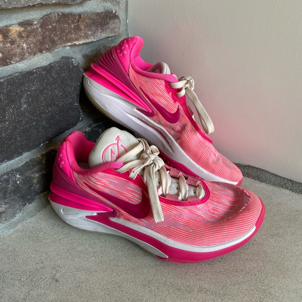 Nike Women's Pink Athletic Shoes